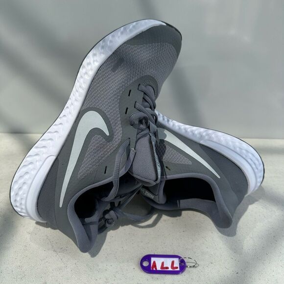 Nike Boys Revolution 5 BQ5671-004 Gray Running Shoes Sneakers Size 7Y - Picture 1 of 8